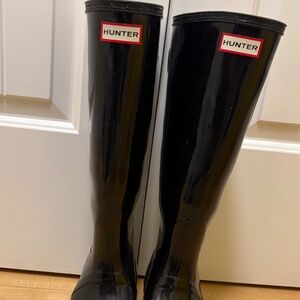 Black gloss hunter rainboots